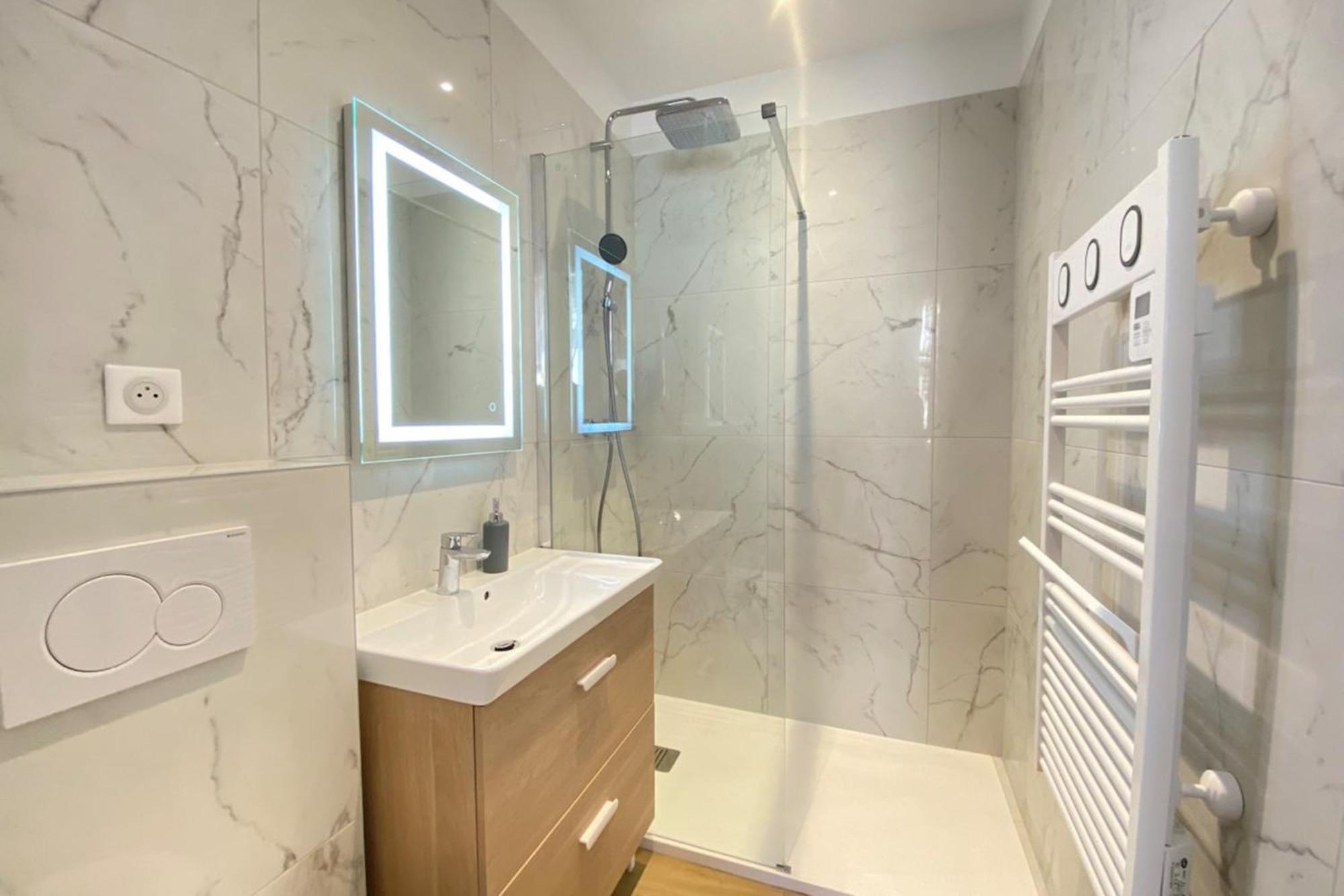 06An - Beautiful Apartment In The Heart Of Old أنتيب المظهر الخارجي الصورة